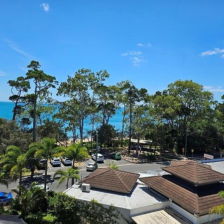 Grand Mercure Allegra Hervey Bay Esterno foto View of the beach from the hotel