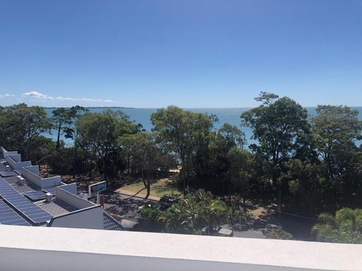 Grand Mercure Allegra Hervey Bay Esterno foto View of Moreton Bay from the University of Queensland St Lucia campus