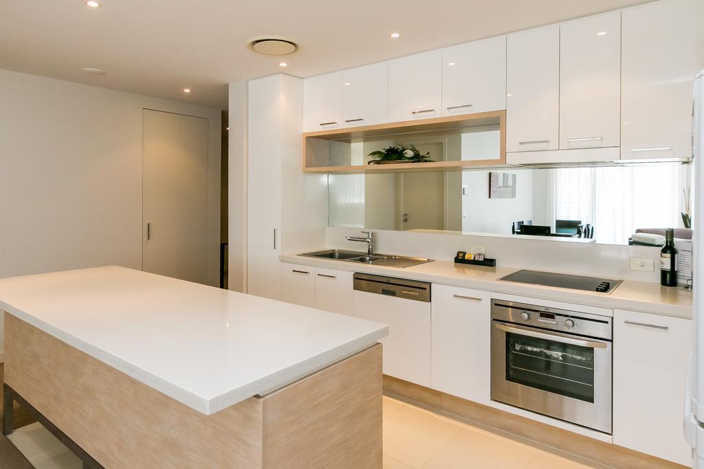 Grand Mercure Allegra Hervey Bay Esterno foto A modern Australian kitchen
