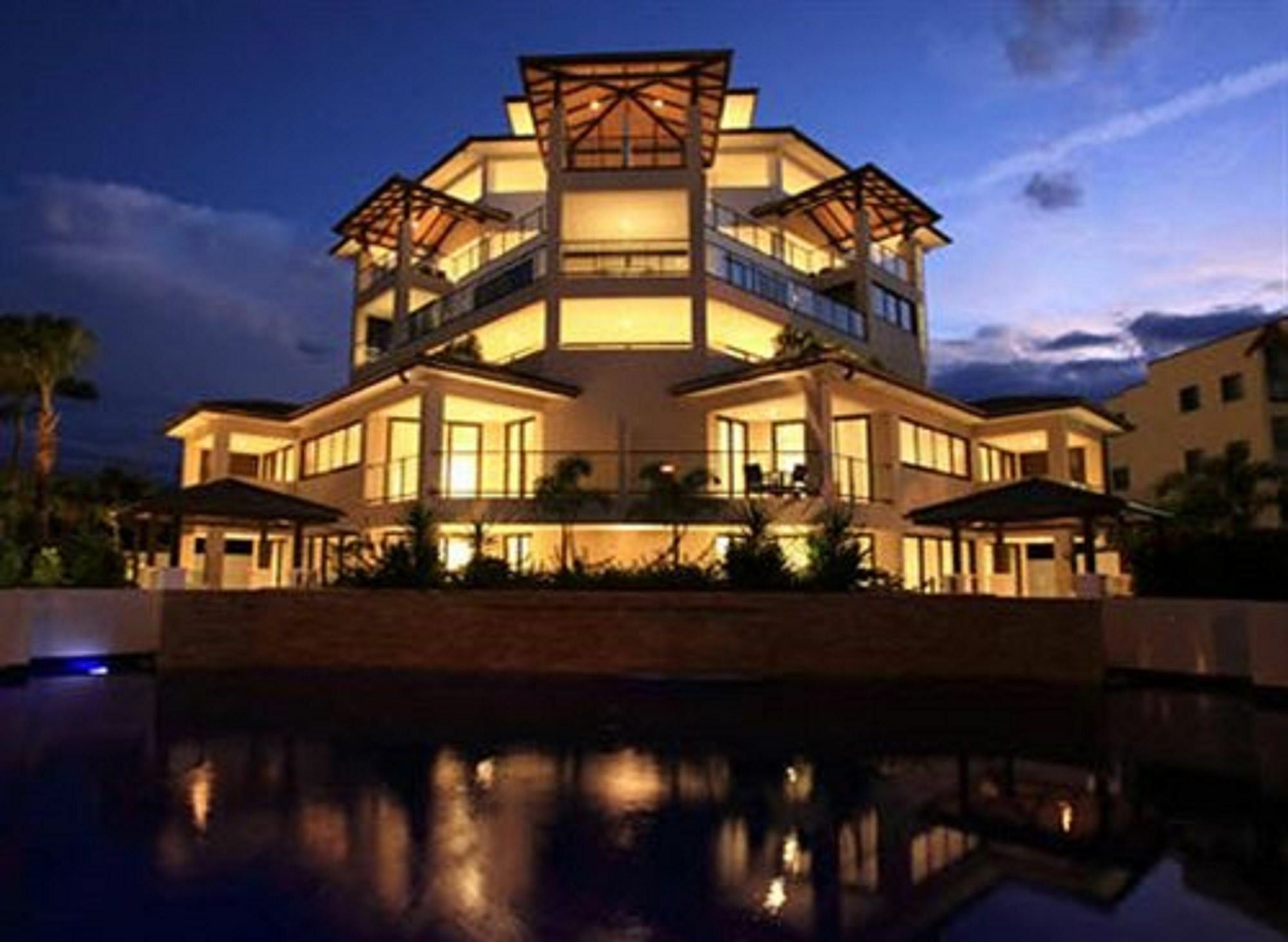 Grand Mercure Allegra Hervey Bay Esterno foto The Royal