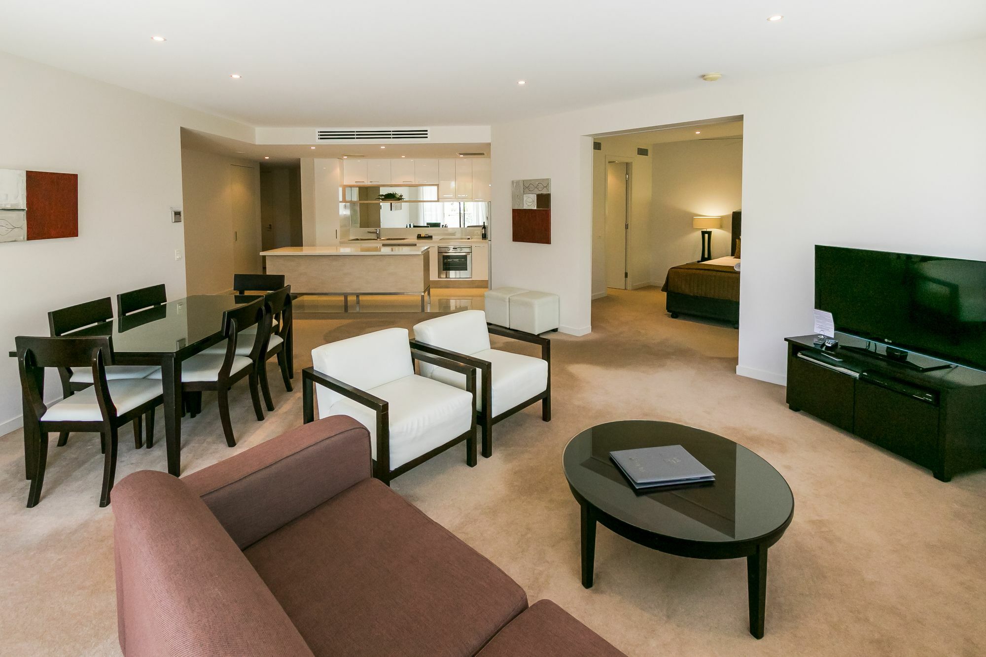 Grand Mercure Allegra Hervey Bay Esterno foto A typical apartment at the hotel